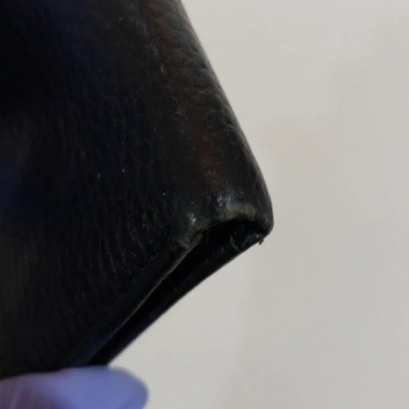 Triomphe de France Black Leather Men Wallet with Gold tone Accent - 4.5" x 3.5" - Picture 6 of 13